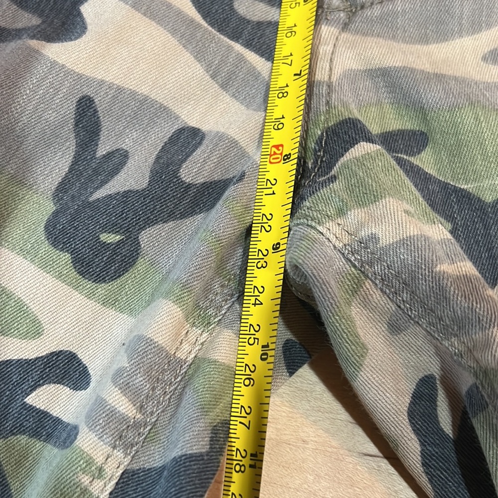 Distressed Black Orchid camo jeans - Picture 9 of 13